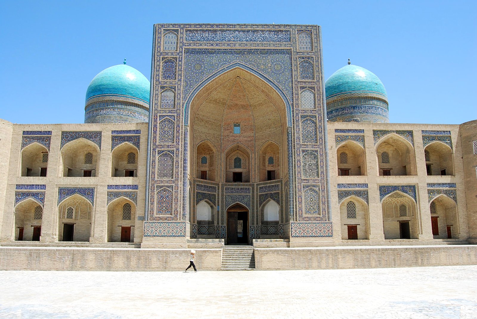 uzbekistan-bukhara-mosque-1-1206321